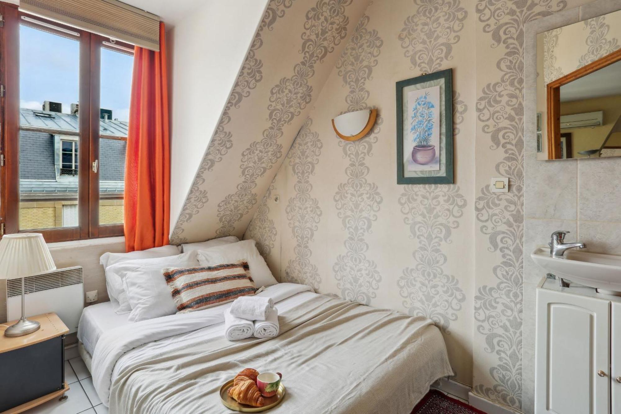 Eiffel Tower & Faubourg - 1Br - Cityapartmentstay Париж Экстерьер фото